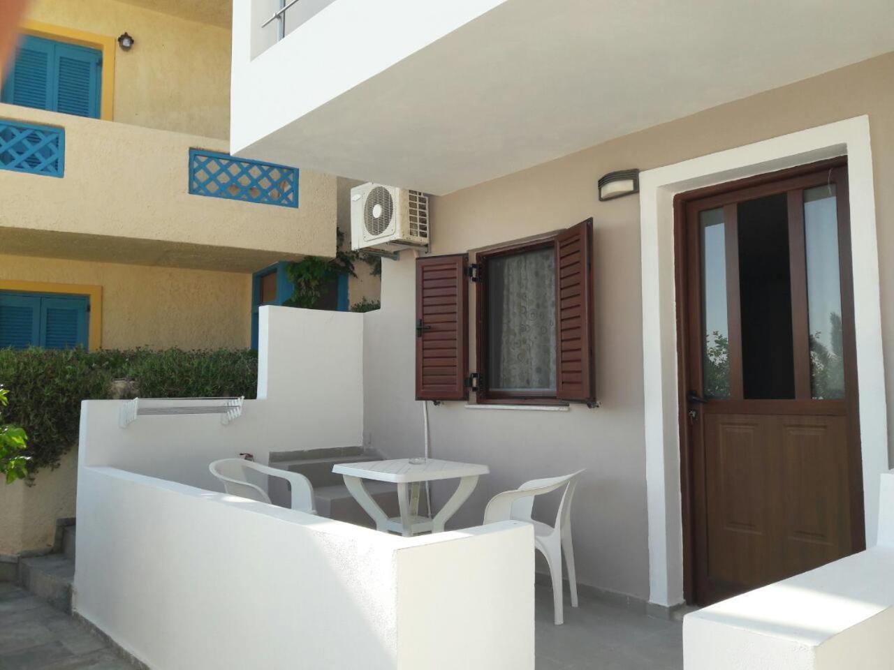 Blue Ocean Apartments Makry Gialos  Exterior photo