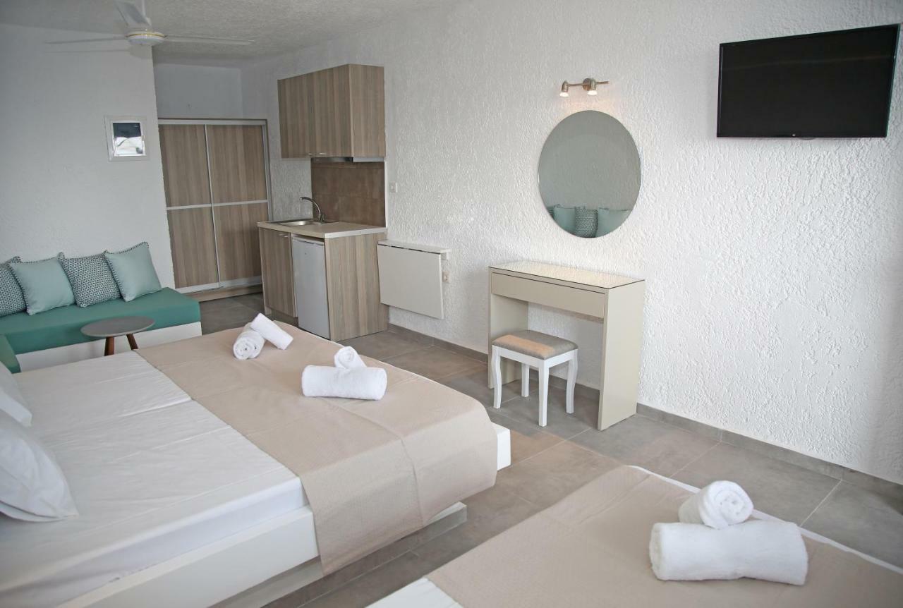 Blue Ocean Apartments Makry Gialos  Exterior photo