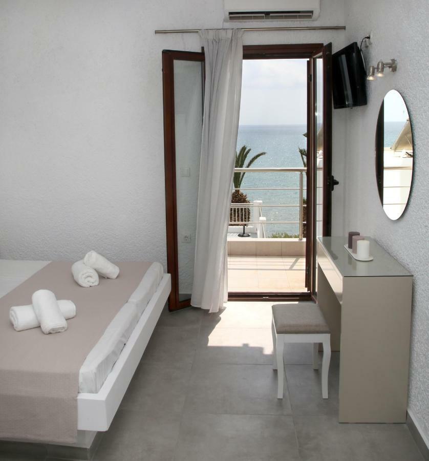 Blue Ocean Apartments Makry Gialos  Exterior photo
